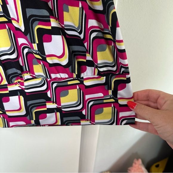 Heart Soul Y2K Tank Top. Size: Large. Geometric pink, black, and yellow. - Picture 3 of 7